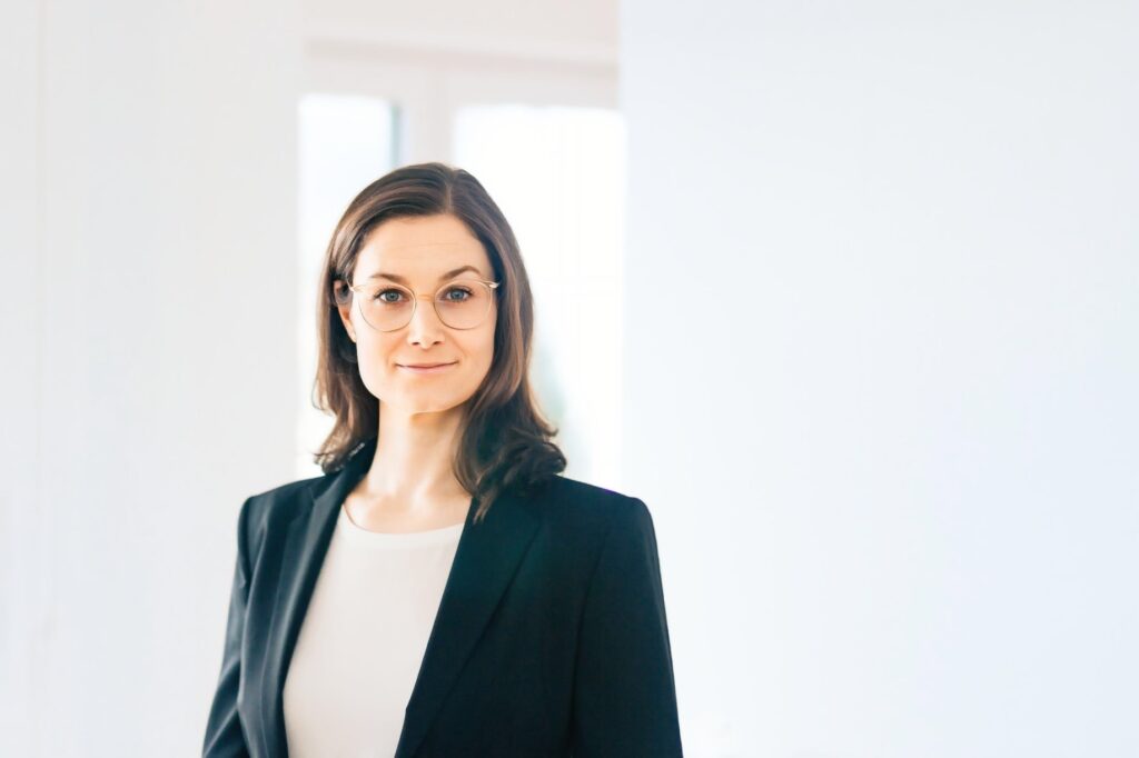 Frau Anika Frischknecht