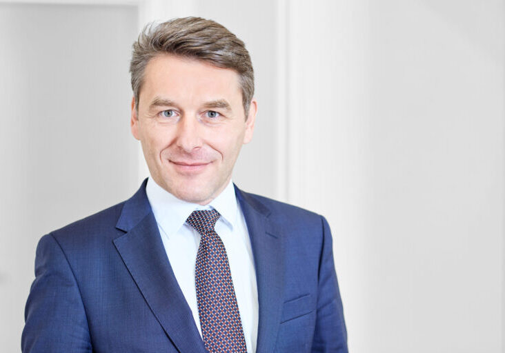 Herr Wolfgang Hierl