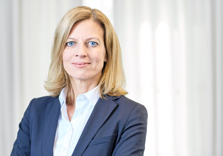 Frau Karen Mitterer